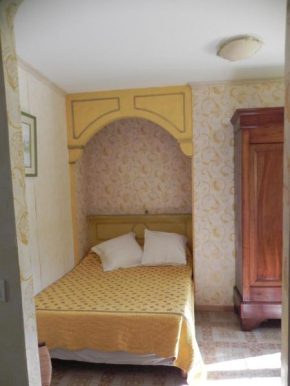 Hotels in Aramon